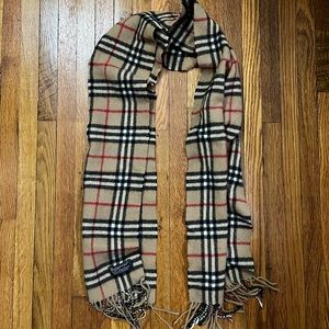 Burberry wool scarf